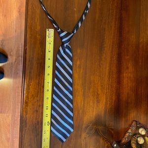 Class Club Zipper Tie for Boys EUC